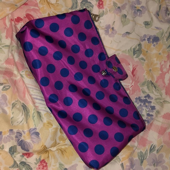 Makeup bag 🌟5 for $20🌟 - Picture 1 of 2